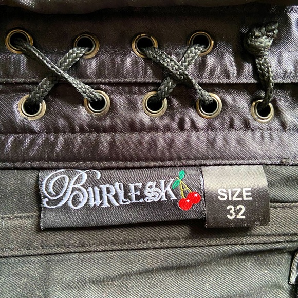 Pleather/PVC corset - Picture 4 of 4